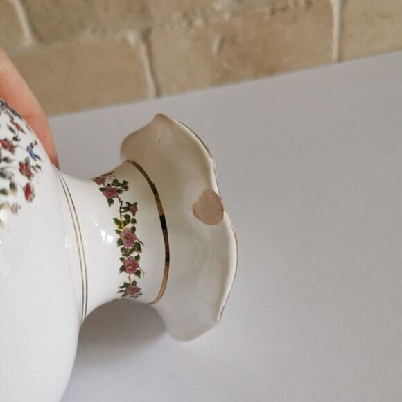 Chinoiserie Small Vase CHIPPED Colorful Peacocks Greece 24K Gold Ruffled Edge - Picture 6 of 9